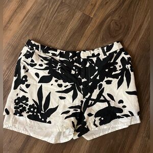 Carmen Marc Valvo Black and White Floral Shorts Size 10 -